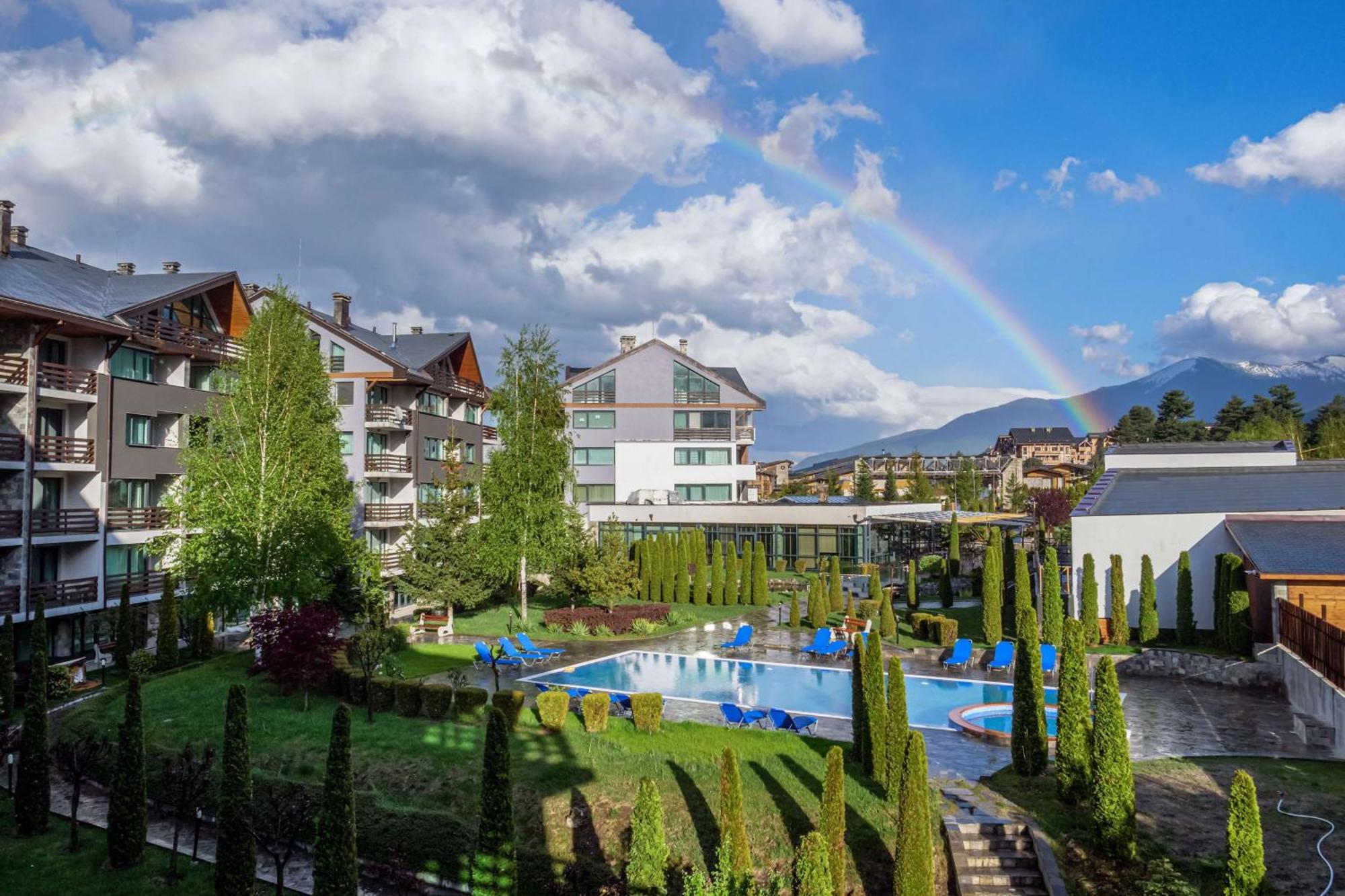 Local Stay Hotel, BW Signature Collection Bansko Bagian luar foto