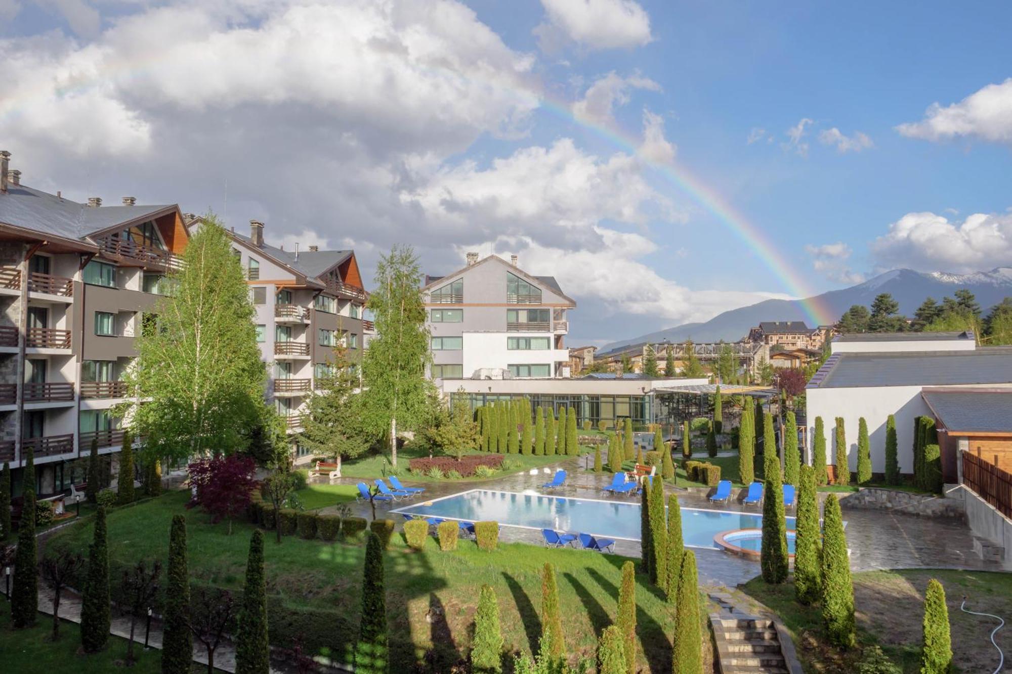 Local Stay Hotel, BW Signature Collection Bansko Bagian luar foto